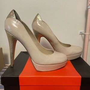 G by Guess Nude and Gold Women's Wandaa Platform Stiletto Heels 8.5